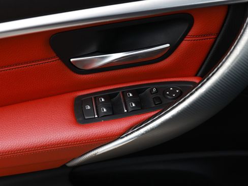 Used 2018 BMW 330i Sedan w/ M Sport Package image 50