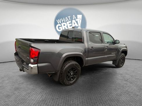Used 2021 Toyota Tacoma SR5 AWD/4WD image 3