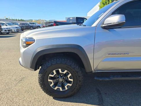 Used 2021 Toyota Tacoma TRD Off-Road AWD/4WD image 18