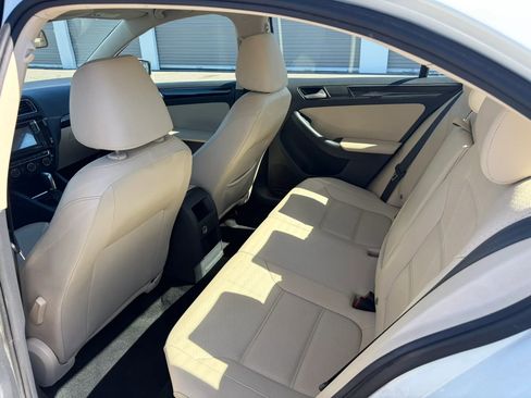 Used 2017 Volkswagen Jetta SEL image 12