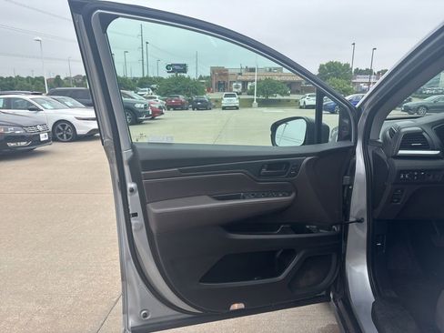 Used 2023 Honda Odyssey EX-L image 9