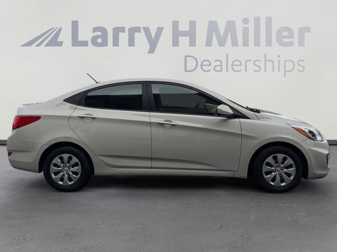 Used 2017 Hyundai Accent SE FWD image 6