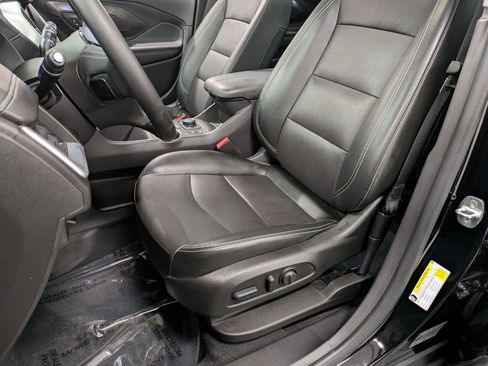 Used 2023 GMC Terrain SLT w/ Tech Package image 10