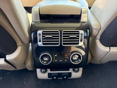 Used 2018 Land Rover Range Rover HSE AWD/4WD image 11