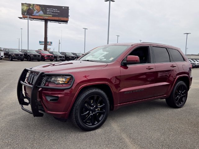 Used 2020 Jeep Grand Cherokee Altitude RWD image 3