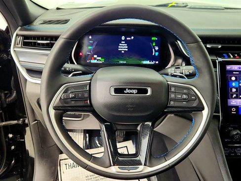 Used 2024 Jeep Grand Cherokee Trailhawk image 13