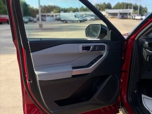 Used 2024 Ford Explorer XLT w/ Equipment Group 202A AWD/4WD image 24