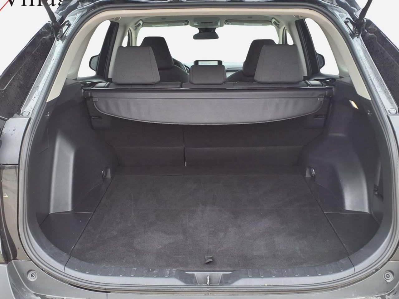 Used 2025 Toyota RAV4 XLE AWD/4WD image 5