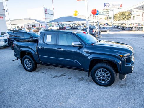 Used 2024 Toyota Tacoma Limited image 6