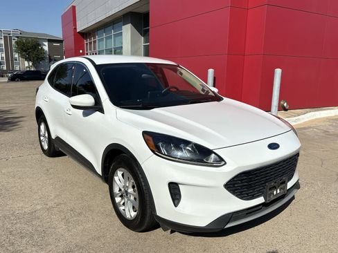 Used 2020 Ford Escape SE FWD image 9