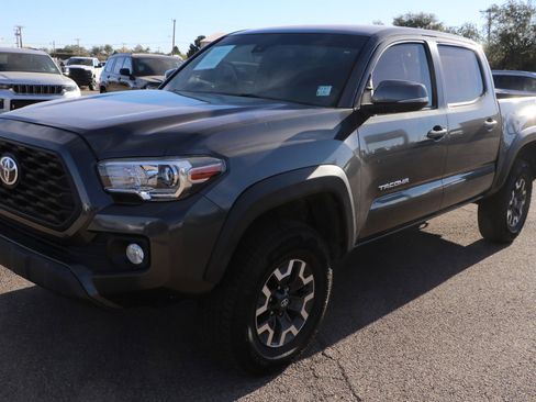 Used 2022 Toyota Tacoma TRD Off-Road image 3