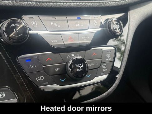 New 2026 Chrysler Pacifica Select image 16