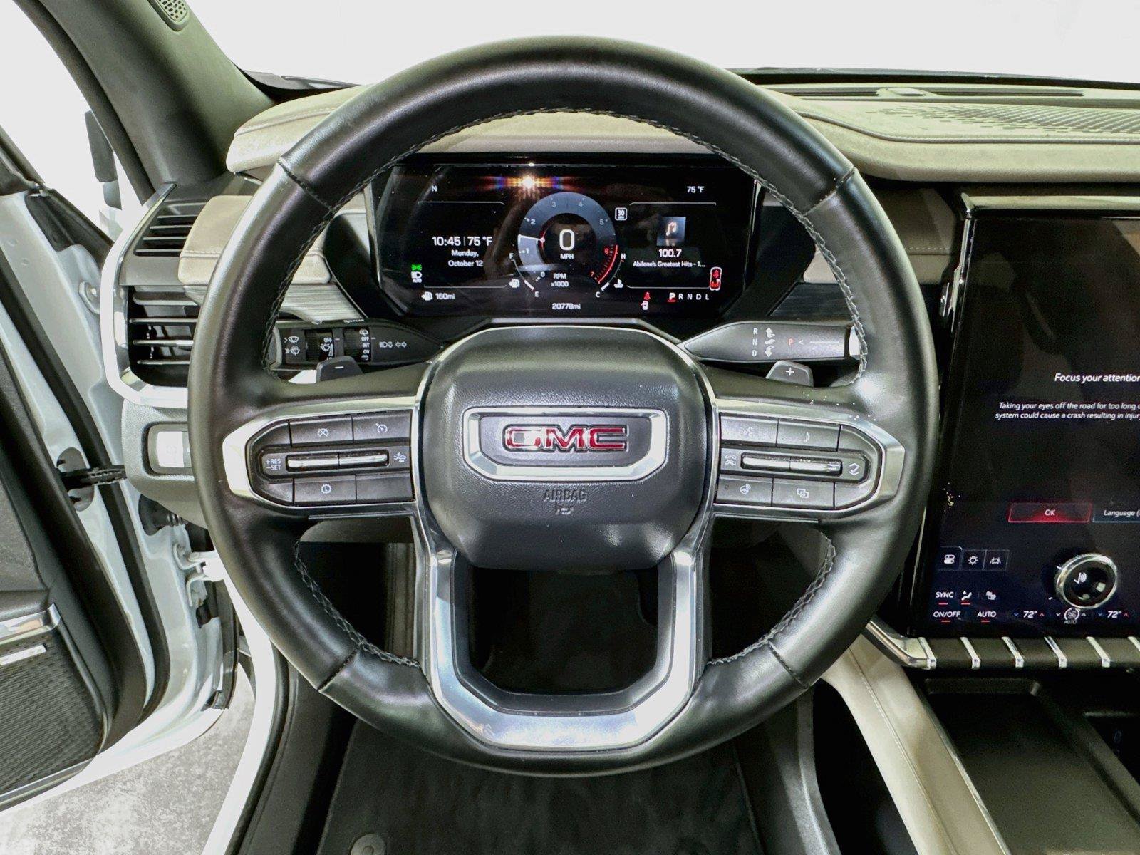 Used 2026 GMC Acadia Elevation w/ Elevation Premium Package FWD image 9
