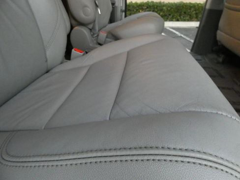 Used 2015 Toyota Sienna XLE image 40