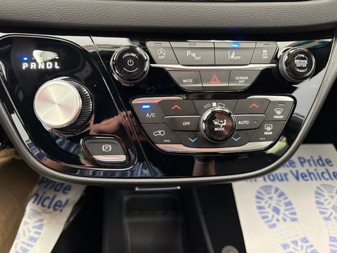 New 2027 Chrysler Pacifica LX FWD image 15