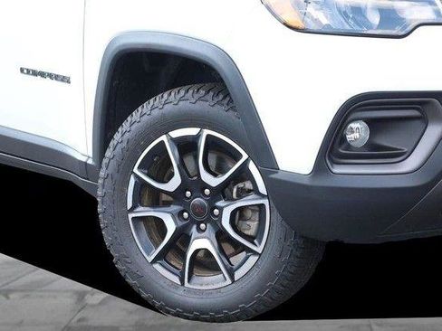 Used 2025 Jeep Compass Trailhawk w/ Trailer Tow Group AWD/4WD image 3