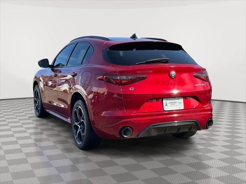 Used 2023 Alfa Romeo Stelvio Veloce image 4