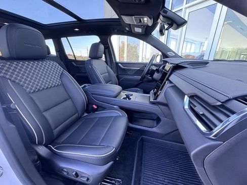 Used 2024 GMC Acadia Denali w/ Super Cruise Package image 12