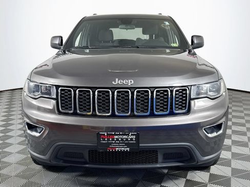 Used 2020 Jeep Grand Cherokee Laredo AWD/4WD image 2
