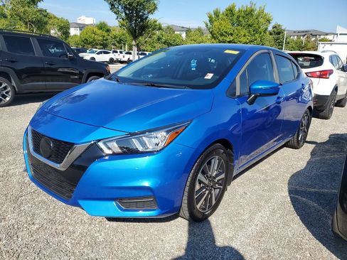 Certified 2021 Nissan Versa SV FWD image 5