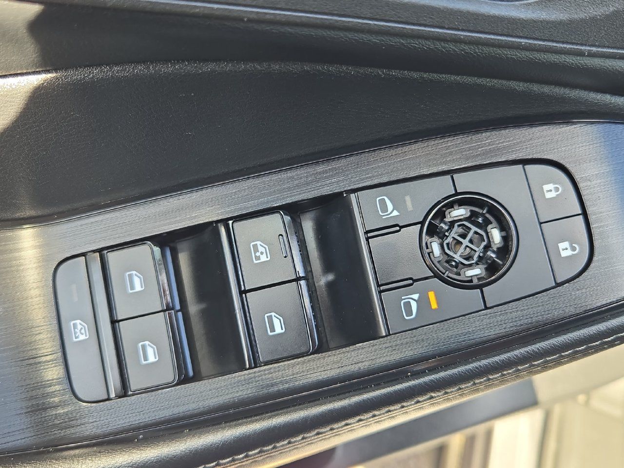 Used 2024 Nissan Rogue SV AWD/4WD image 28