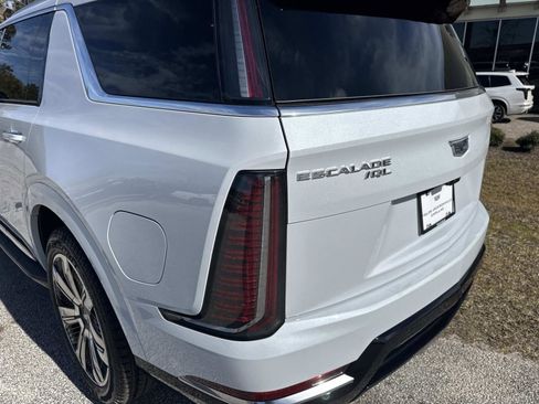 New 2026 Cadillac Escalade IQL Luxury image 11