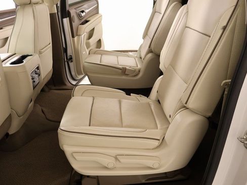 Used 2022 GMC Yukon XL Denali AWD/4WD image 12