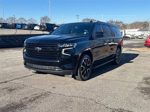 Used 2023 Chevrolet Suburban RST w/ Luxury Package image 9