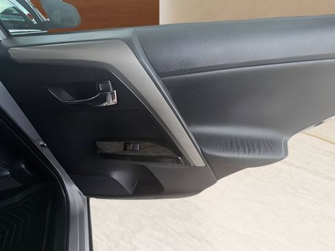 Used 2017 Toyota RAV4 Limited FWD image 29