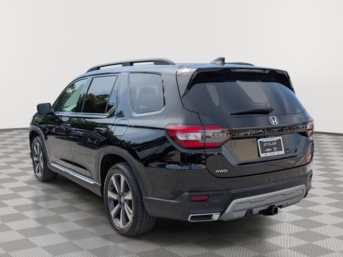 Used 2025 Honda Pilot Elite image 3