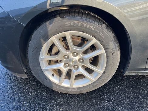 Used 2015 Chevrolet Malibu LT w/ Power Convenience Package image 9