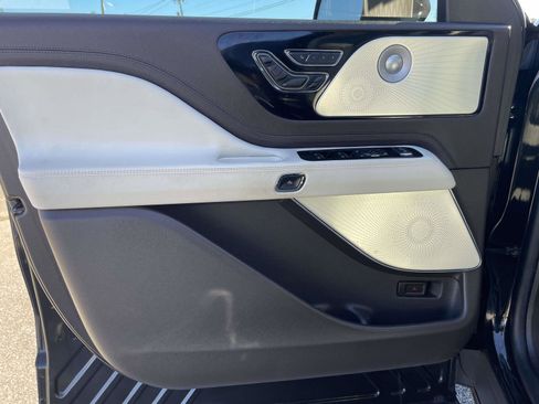 Used 2023 Lincoln Aviator Black Label w/ Dynamic Handling Package image 12