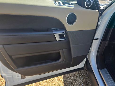 Used 2019 Land Rover Range Rover Sport HSE image 24