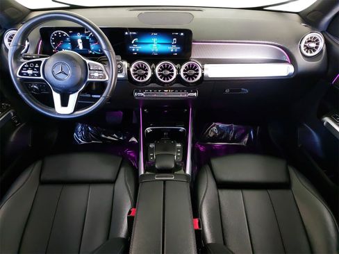 Used 2022 Mercedes-Benz GLB 250 w/ Premium Package Lite image 9