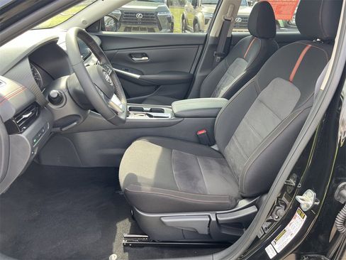 Certified 2025 Nissan Sentra SR image 22