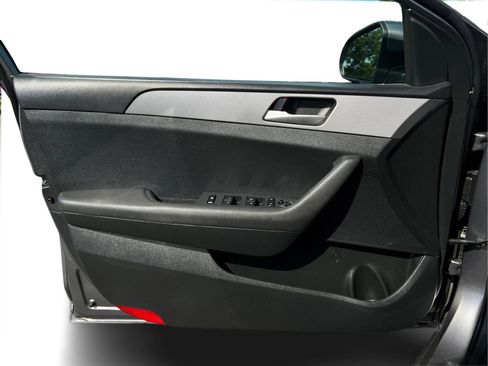 Used 2018 Hyundai Sonata SE FWD image 26