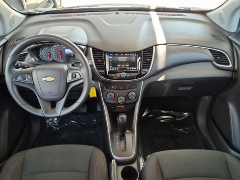Used 2022 Chevrolet Trax LS w/ Tint and Cruise Package FWD image 23