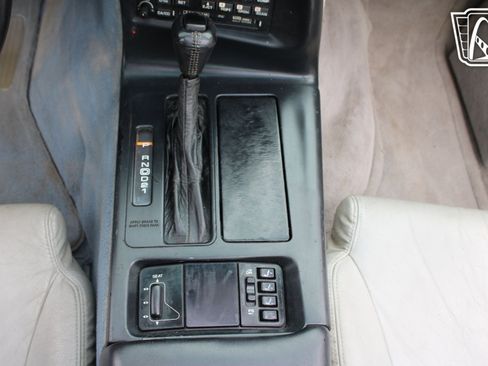 Used 1996 Chevrolet Corvette Coupe RWD image 16