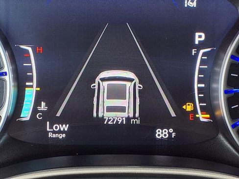 Used 2023 Chrysler Pacifica Touring-L FWD image 27