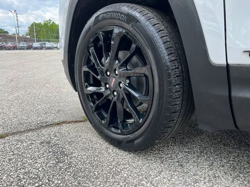 Certified 2023 GMC Terrain SLE w/ Driver Convenience Package AWD/4WD image 11