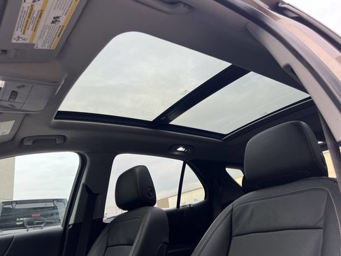 Used 2019 Chevrolet Equinox Premier image 16