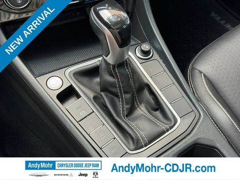 Used 2023 Volkswagen Jetta SE w/ Panoramic Sunroof Package FWD image 22