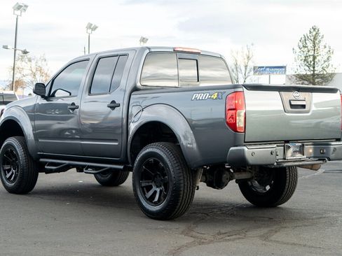 Used 2019 Nissan Frontier PRO-4X image 2