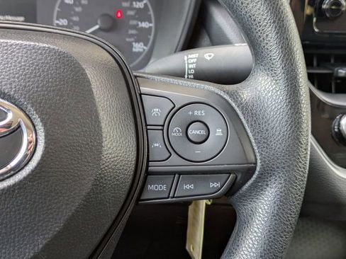 Used 2025 Toyota Corolla LE image 26