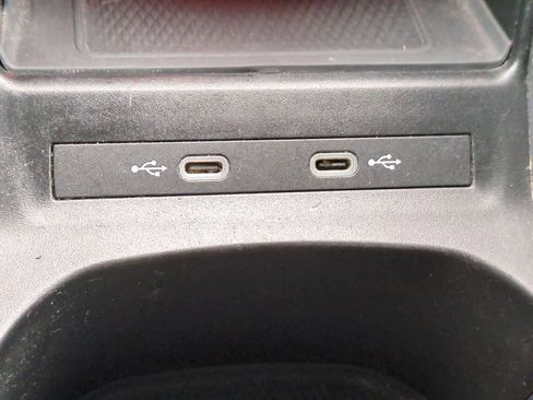 Used 2022 Volkswagen ID.4 Pro image 29