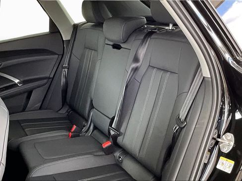 Certified 2025 Audi Q5 Premium w/ Convenience Package AWD/4WD image 21
