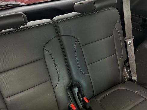 Used 2022 GMC Acadia SLT w/ Preferred Package image 28