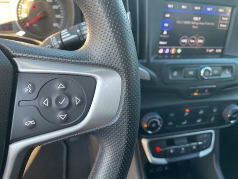 Used 2023 GMC Terrain SLE image 17