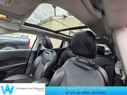 Used 2020 Jeep Compass Latitude w/ Popular Equipment Group AWD/4WD image 17