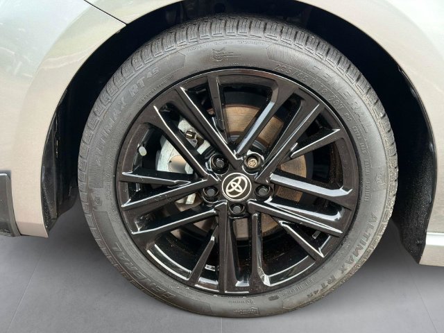 Used 2025 Toyota Camry SE w/ Convenience Package FWD image 11